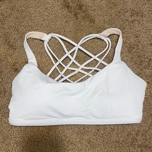 Lululemon free to be sports bra